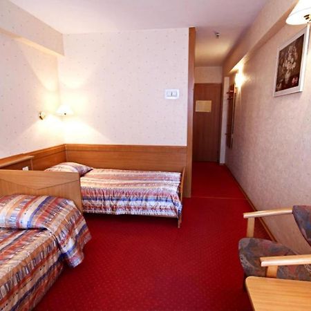 Adria Hotel Kyiv Exterior photo