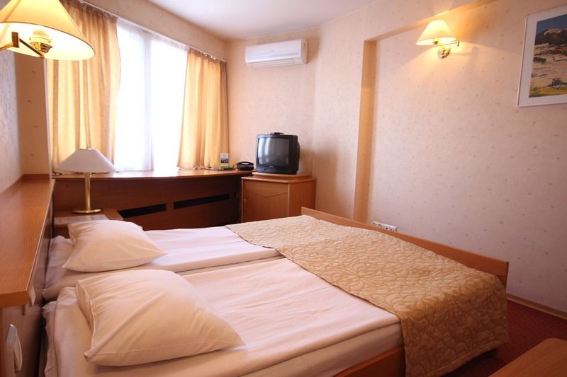 Adria Hotel Kyiv Exterior photo
