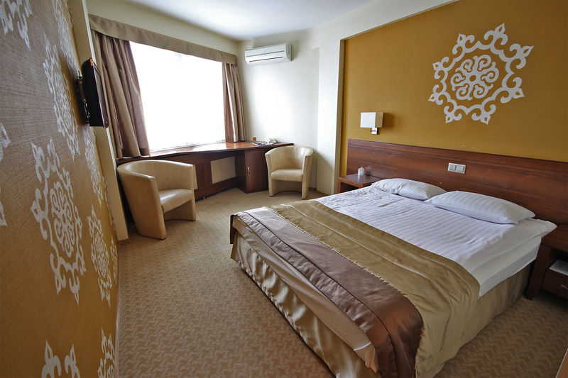 Adria Hotel Kyiv Exterior photo