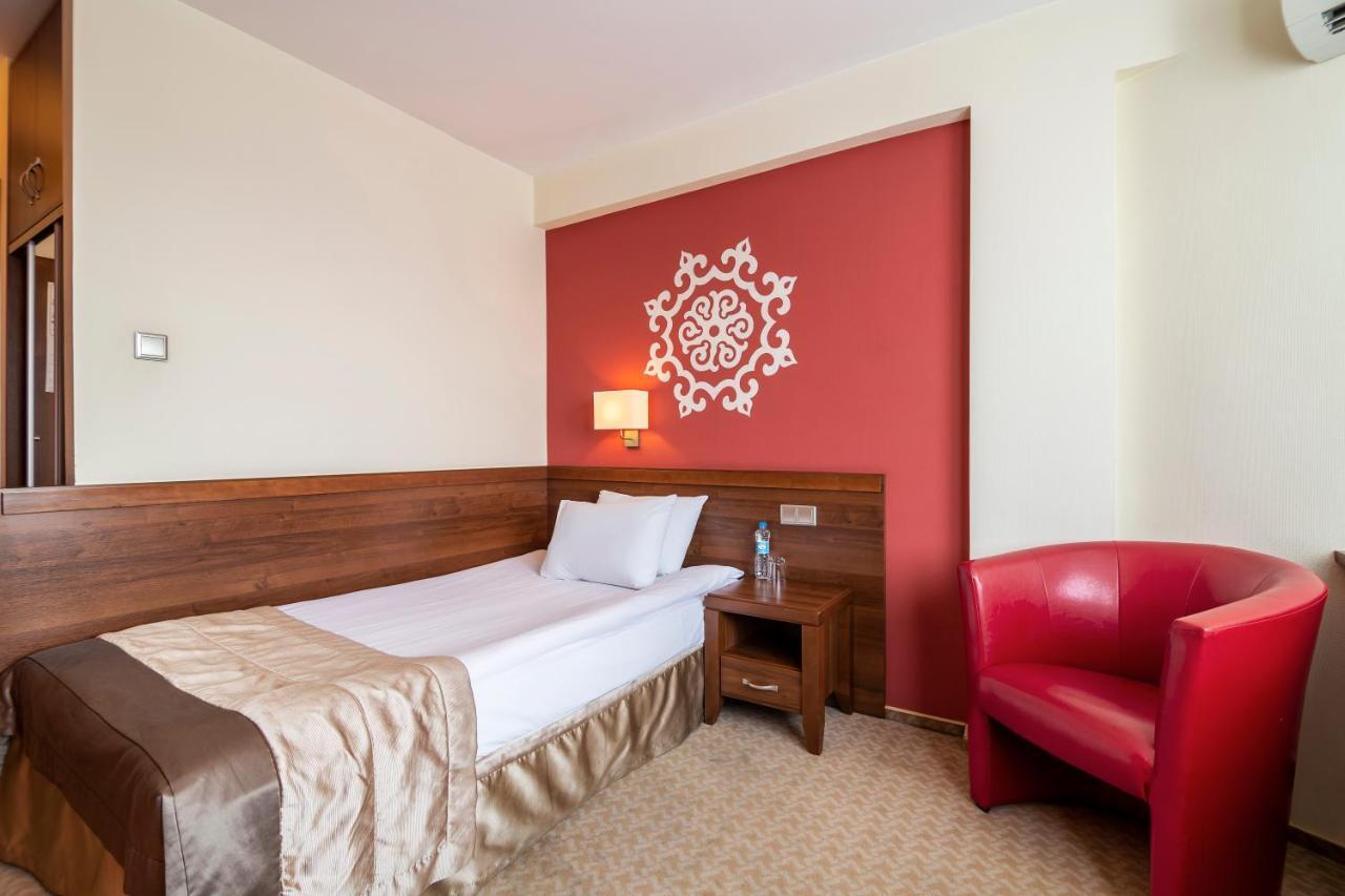 Adria Hotel Kyiv Exterior photo