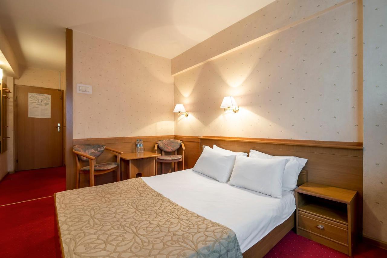 Adria Hotel Kyiv Exterior photo