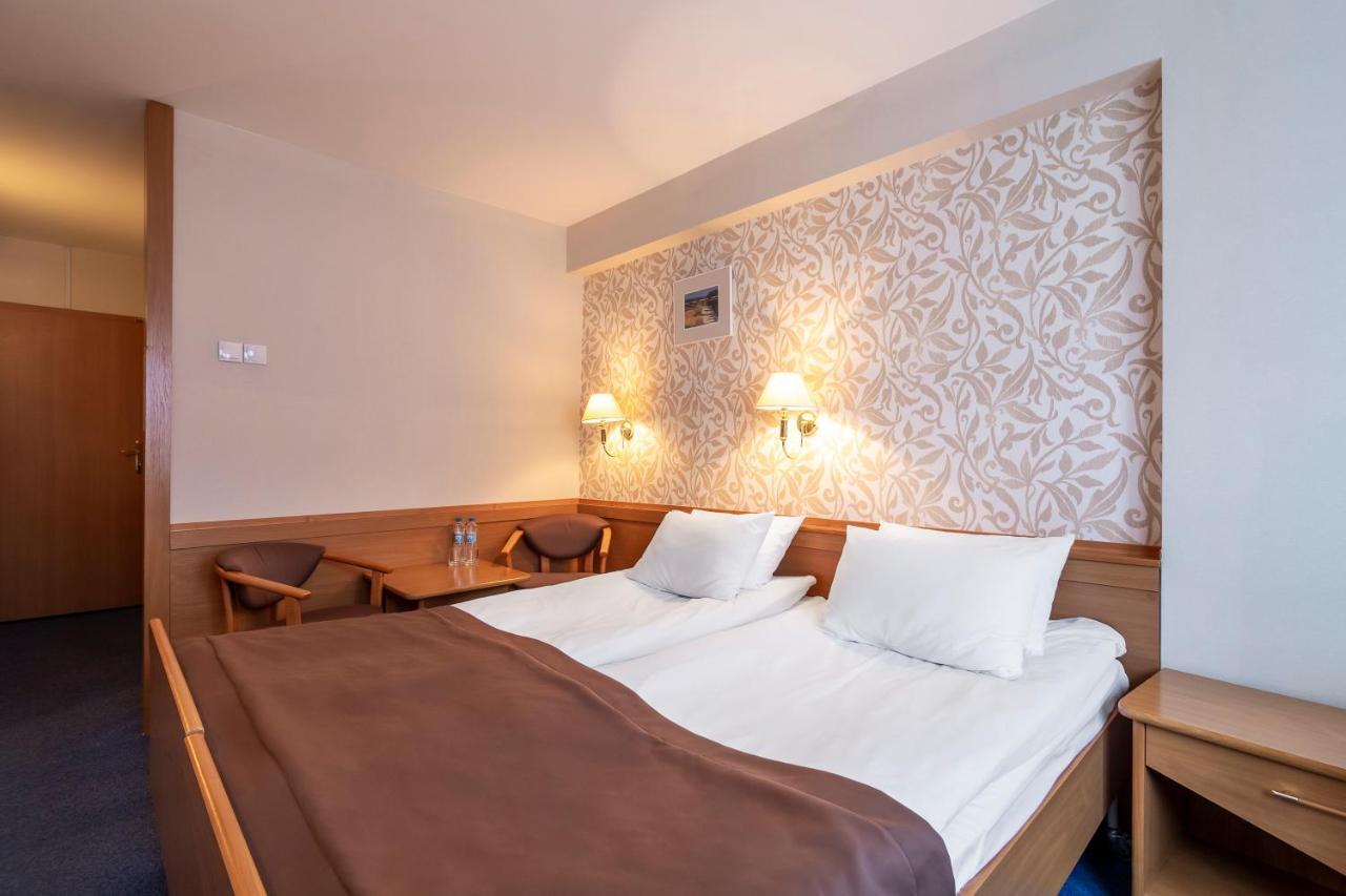 Adria Hotel Kyiv Exterior photo