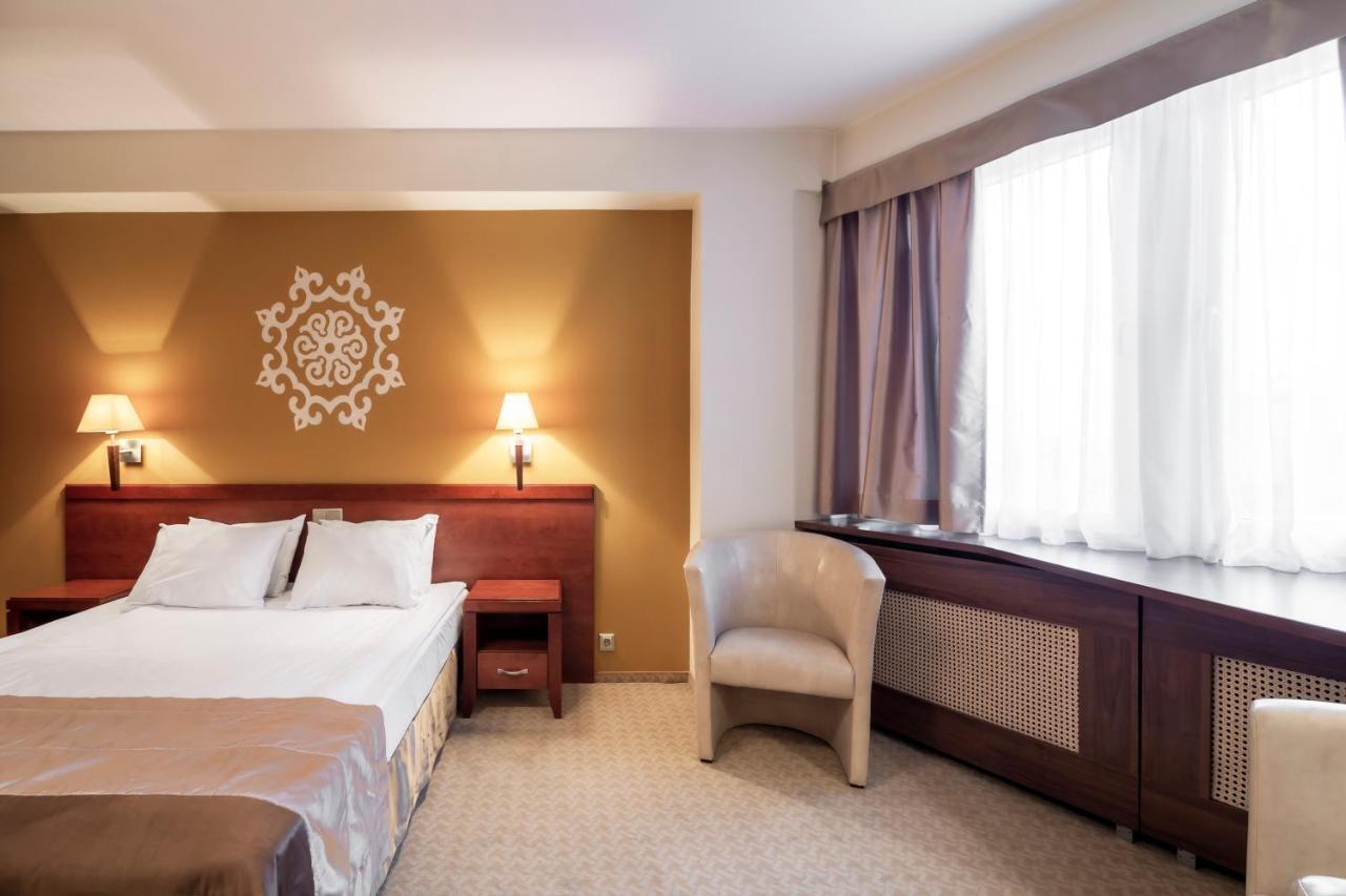 Adria Hotel Kyiv Exterior photo